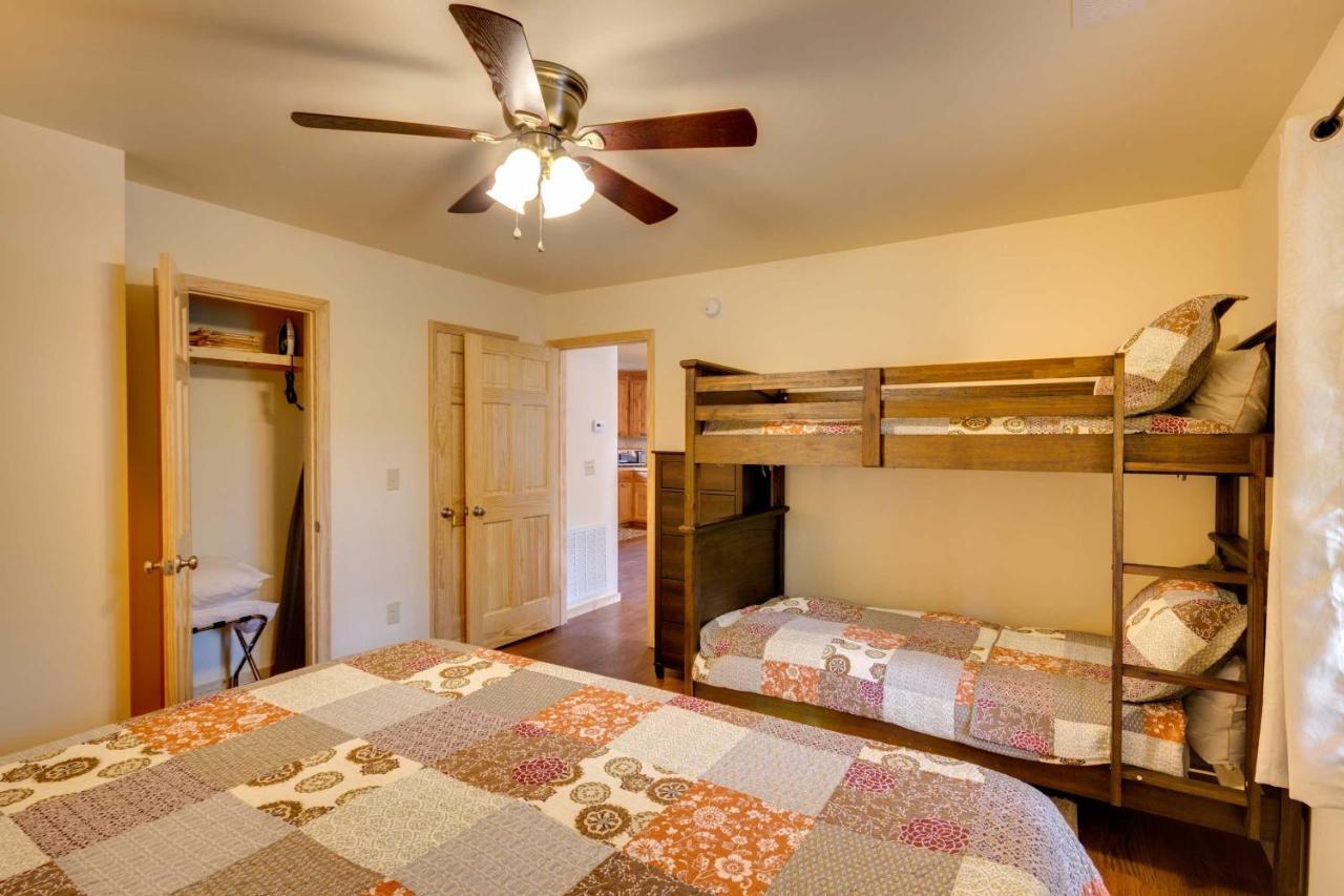 Cozy Bryson City Cabin On Tuck River With Fire Pit! Εξωτερικό φωτογραφία